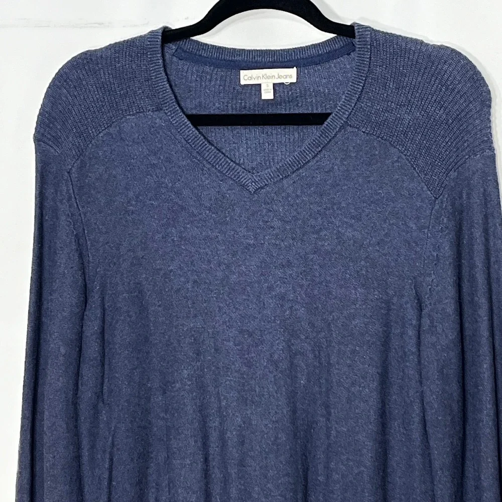 Calvin Klein Jeans Womens‎ Navy Blue V-Neck Ribbed Shoulder Knit Sweater Size S